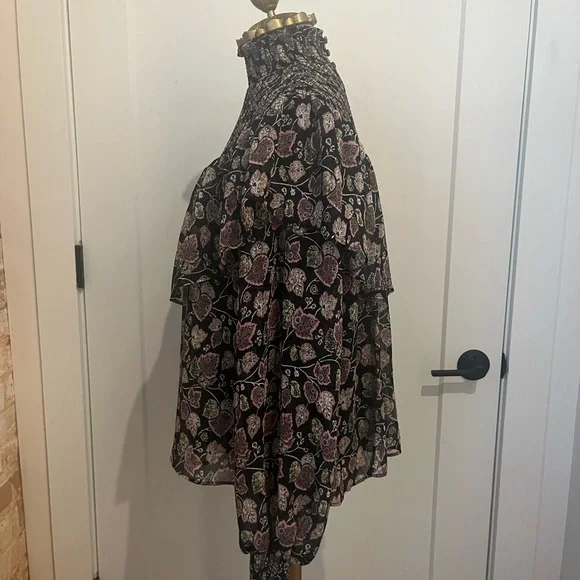 NWOT Cinq à Sept Drew Leaf Print Smocked Top - Picture 3 of 8